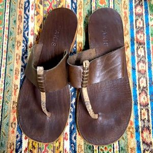 Akis brown and gold leather thong sandals lightly worn 9